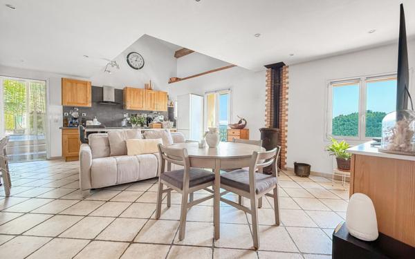 Maison à vendre    8 pièces •  Touët-de-l'Escarène