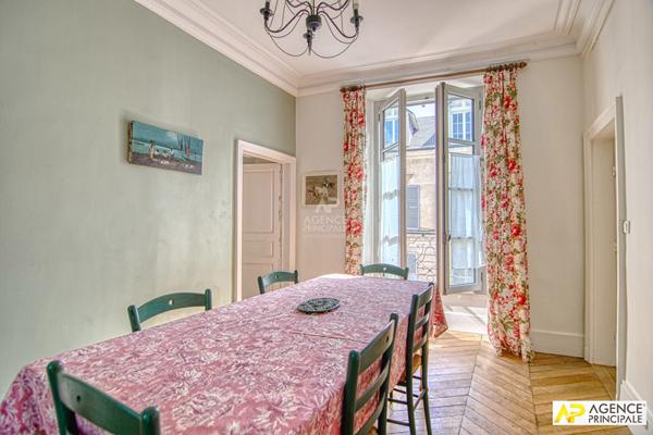 Versailles Chantiers Appartement 5 pièces 99.20 m² carrez- €770 000 ** - Référence 25398