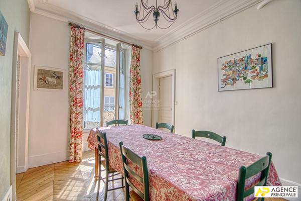 Versailles Chantiers Appartement 5 pièces 99.20 m² carrez- €770 000 ** - Référence 25398