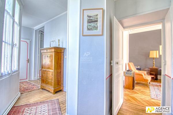 Versailles Chantiers Appartement 5 pièces 99.20 m² carrez- €770 000 ** - Référence 25398