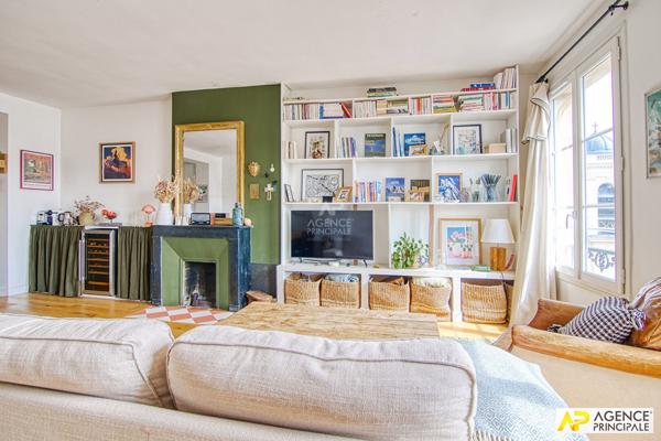 Versailles Notre-Dame Appartement 2 pièces 55 m² carrez situé au 4ème et dernier étage €455 000 ** - Référence 25447