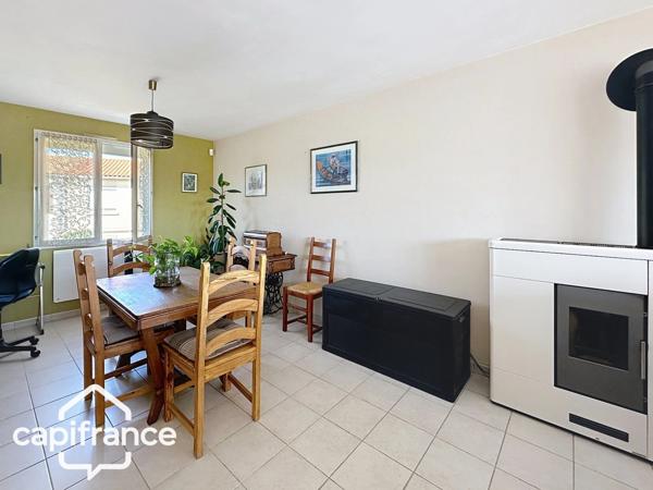 Maison LUMINEUSE sur sous-sol - quartier familial à deux pas de la place Lavault