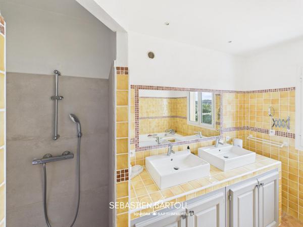 Villa individuelle avec vue mer et piscine