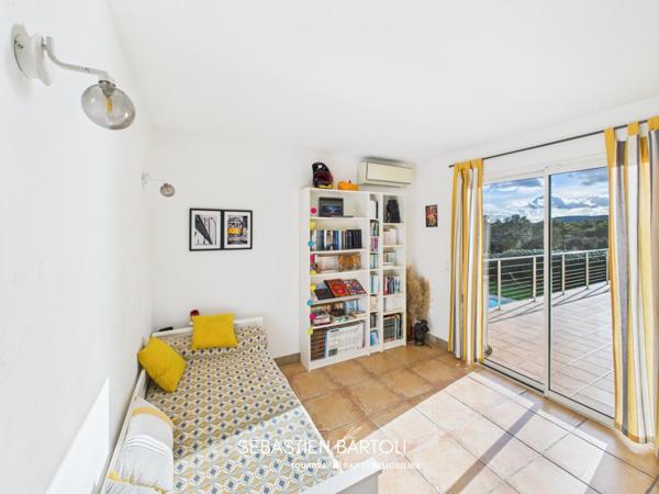 Villa individuelle avec vue mer et piscine