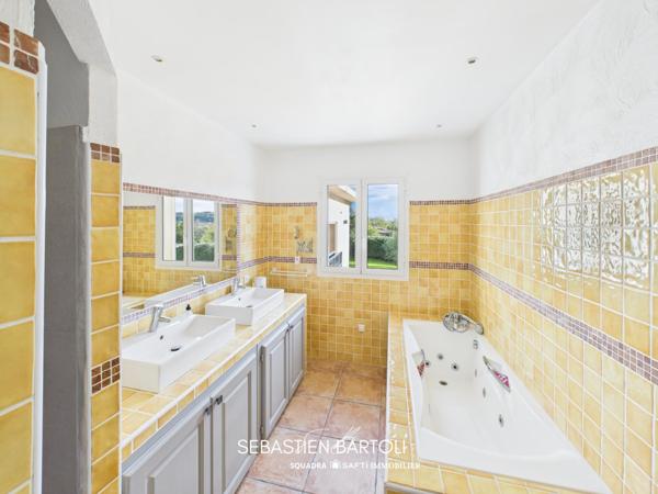 Villa individuelle avec vue mer et piscine