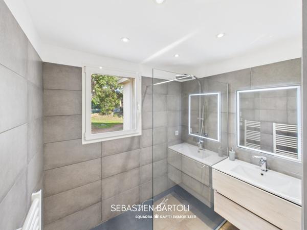 Villa individuelle avec vue mer et piscine