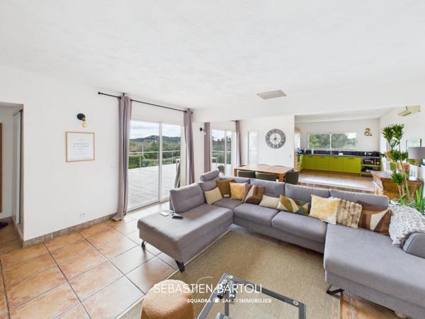 Villa individuelle avec vue mer et piscine