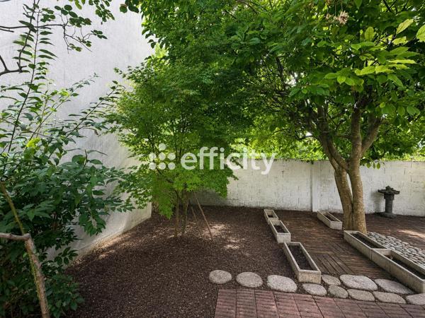 Maison
         7 pièces
        - 128 m² Exclusivité 765 000 € *