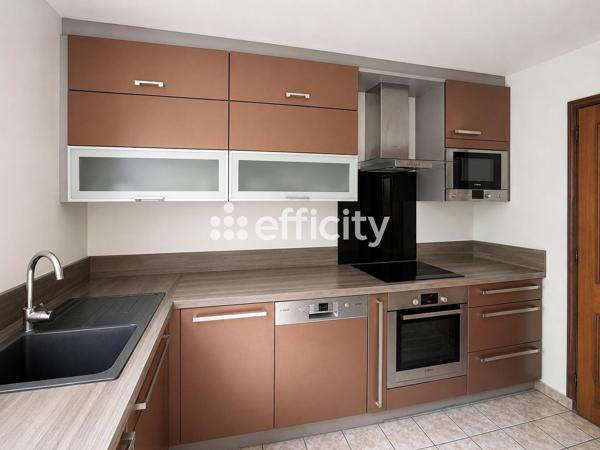 Maison
         7 pièces
        - 128 m² Exclusivité 765 000 € *