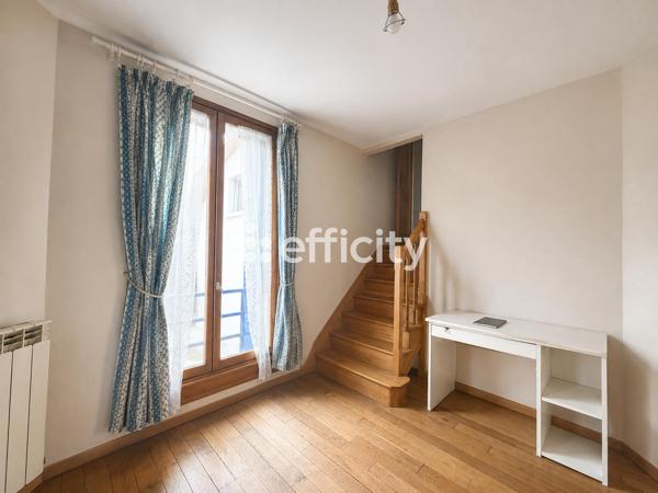 Maison
         7 pièces
        - 128 m² Exclusivité 765 000 € *