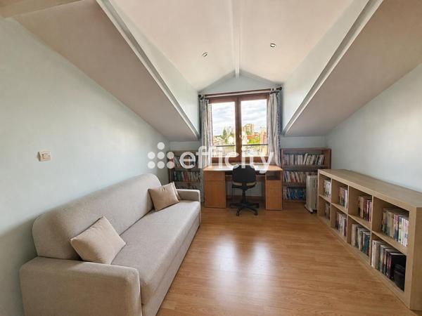 Maison
         7 pièces
        - 128 m² Exclusivité 765 000 € *