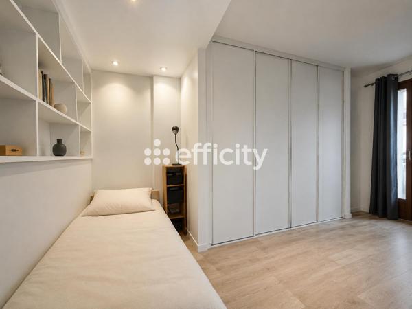 Maison
         7 pièces
        - 128 m² Exclusivité 765 000 € *