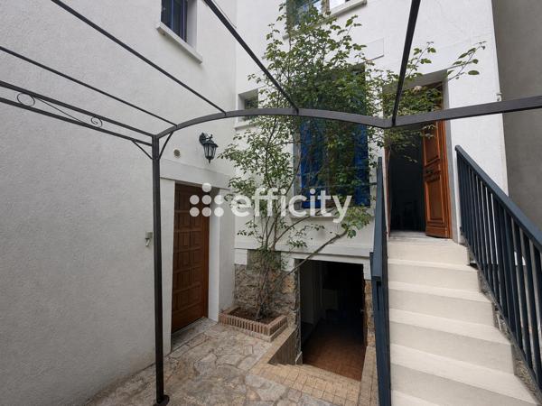 Maison
         7 pièces
        - 128 m² Exclusivité 765 000 € *