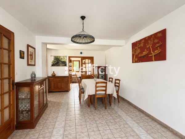 Maison
         7 pièces
        - 128 m² Exclusivité 765 000 € *