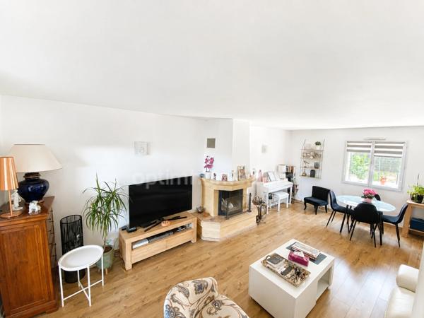 Maison 6 pièces 118m2 avec piscine et garage à GIGEAN (34)