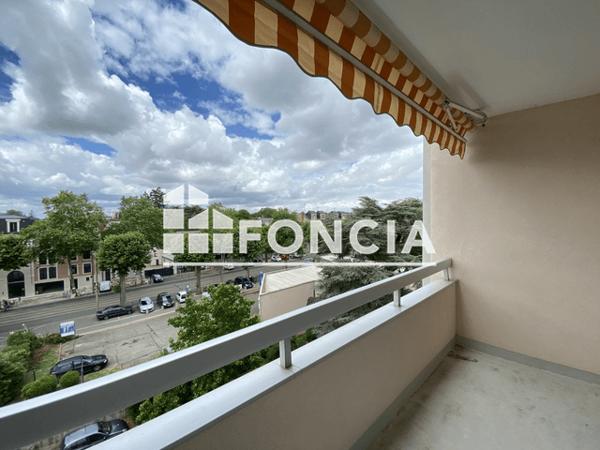 Location Appartement 2 pièces 46.4 m² - 21 AVENUE DAUPHINE Orleans 45100