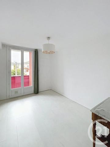 Appartement F3 à vendre  3 pièces - 55,62 m 2   CLERMONT FERRAND  - 63