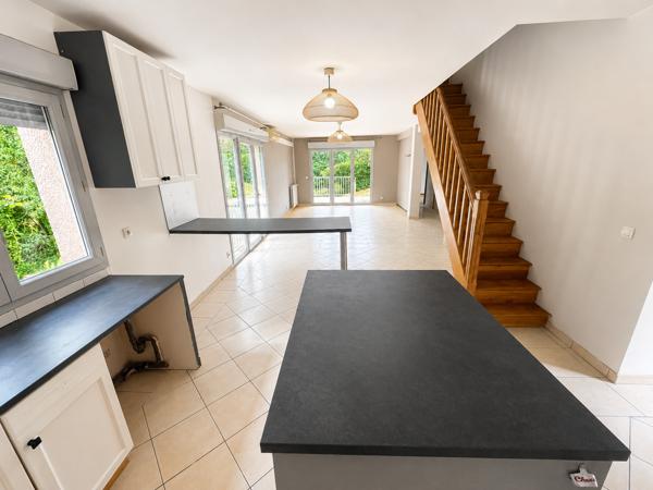 Maison T5 de 121 m² avec environnement exceptionnel et grand sous sol. - Leguevin (31490)
