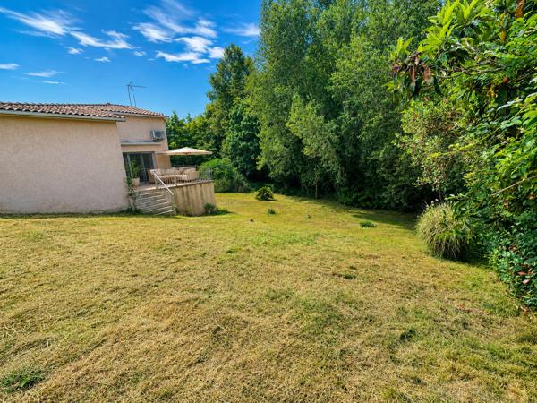 Maison T5 de 121 m² avec environnement exceptionnel et grand sous sol. - Leguevin (31490)
