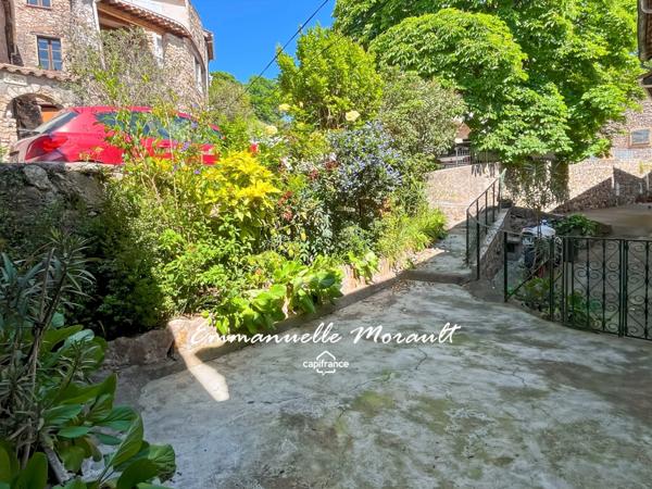 Maison de village à vendre 4 pièces BAGNOLS EN FORET (83)