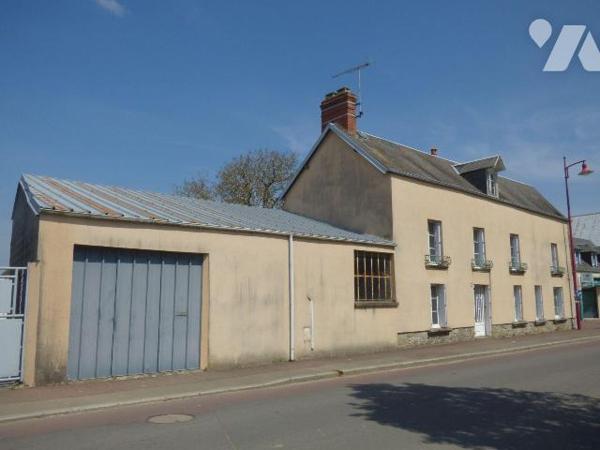 Maison d'habitation en pierre et masse sous ardoises, comprenant :
Au rez-de-chaussée : cuisin...