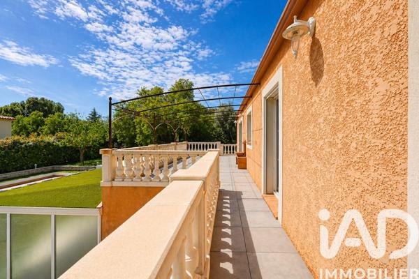 Maison à vendre 6 pièces 163 m² Cuges-les-Pins