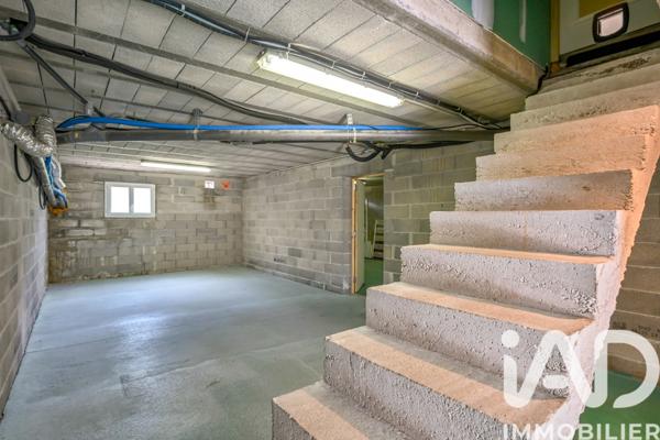 Maison à vendre 6 pièces 163 m² Cuges-les-Pins