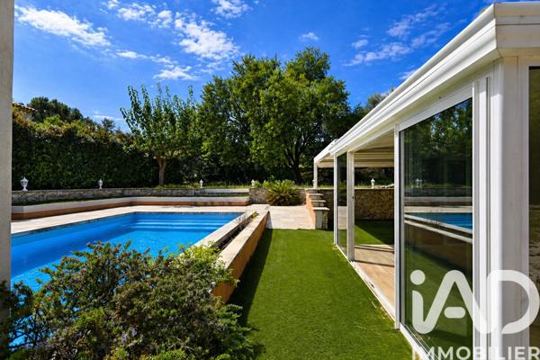 Maison à vendre 6 pièces 163 m² Cuges-les-Pins
