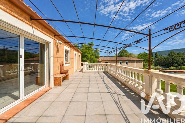 Maison à vendre 6 pièces 163 m² Cuges-les-Pins