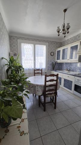 Périgueux (24000) Viager occupé ,dame 88 ans, bouquet 26320 € FAI ,rente 394 € appartement 2 chambres et garage Périgueux