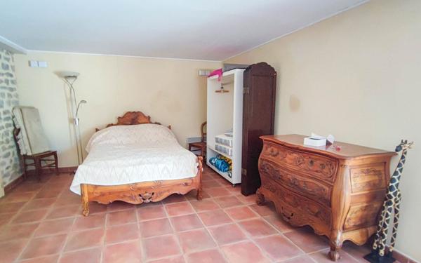 Maison à vendre    7 pièces •  Alès