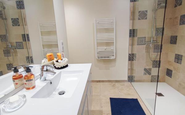 Maison à vendre    7 pièces •  Alès