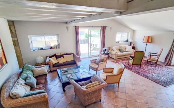 Maison à vendre    7 pièces •  Alès