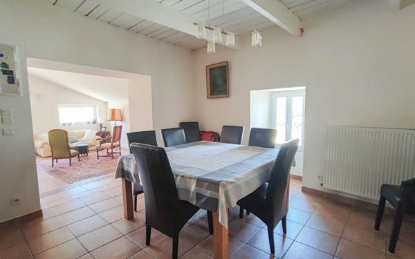 Maison à vendre    7 pièces •  Alès