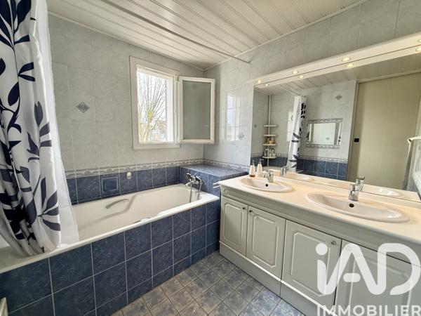 Maison à vendre 6 pièces 115 m² Montigny-le-Bretonneux