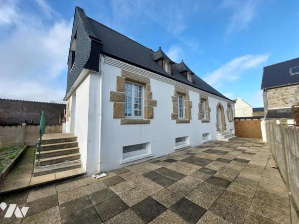 MAISON A COLLINÉE