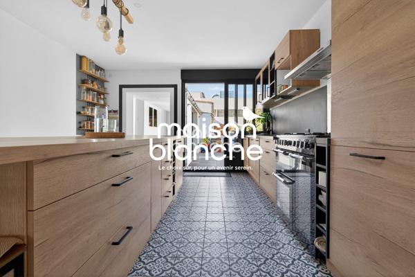 Immeuble maison d'habitation et studios indépendants