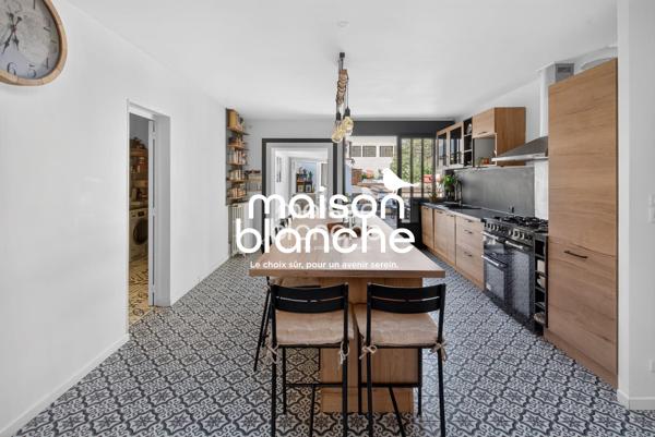 Immeuble maison d'habitation et studios indépendants