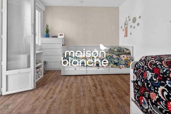 Immeuble maison d'habitation et studios indépendants