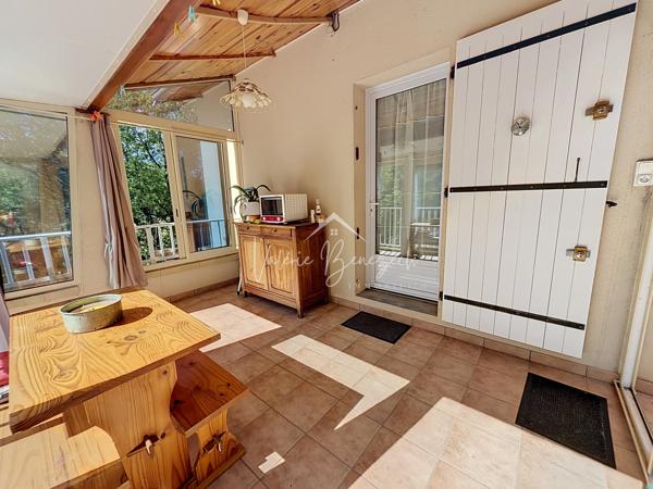 Villa T2 au calme sans vis à vis avec 3 500 m2 terrain !
