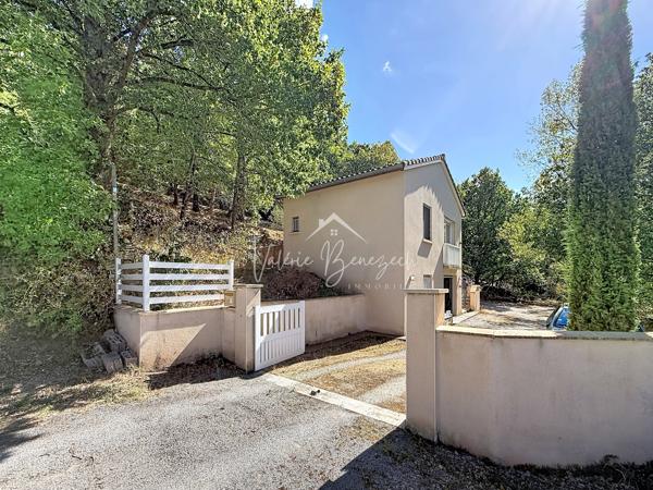 Villa T2 au calme sans vis à vis avec 3 500 m2 terrain !