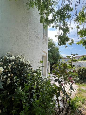 MAISON à MEDIS