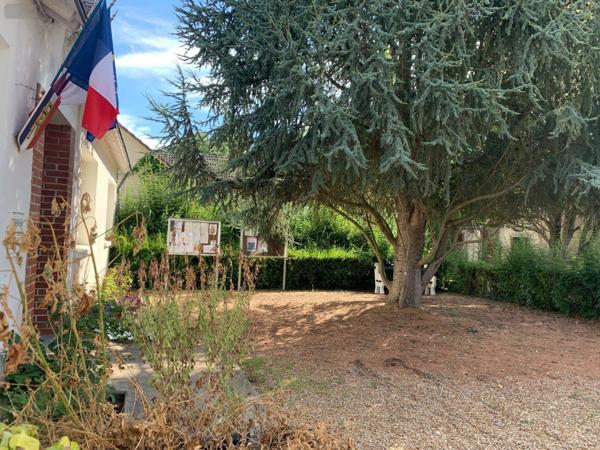 Immeuble à vendre à Saint-Hilaire-sur-Yerre dans l'Eure-et-Loir (28220), ref : RCA/517   
Campagne