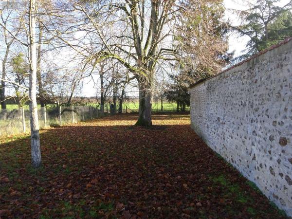 Immeuble à vendre à Saint-Hilaire-sur-Yerre dans l'Eure-et-Loir (28220), ref : RCA/517   
Campagne