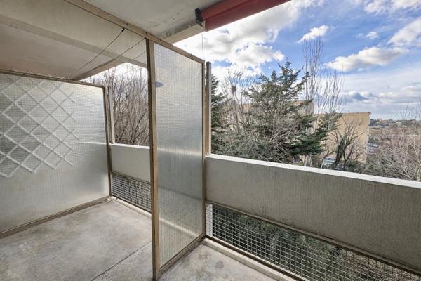 Résidence Le Vendôme 13012 Appartement type 4 avec terrasse, cave et parking