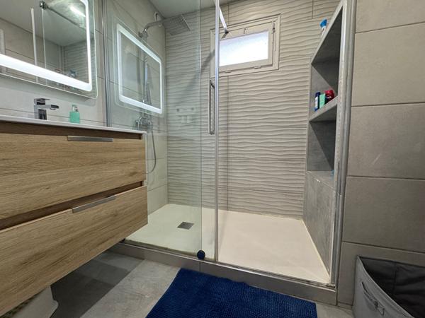 Résidence Le Vendôme 13012 Appartement type 4 avec terrasse, cave et parking