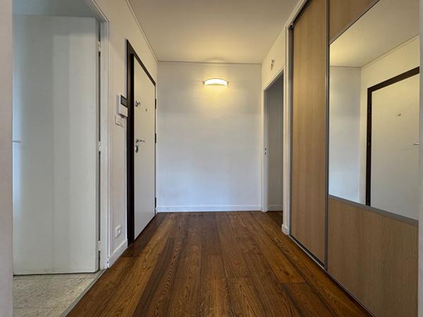 Résidence Le Vendôme 13012 Appartement type 4 avec terrasse, cave et parking