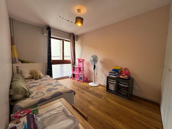 Résidence Le Vendôme 13012 Appartement type 4 avec terrasse, cave et parking