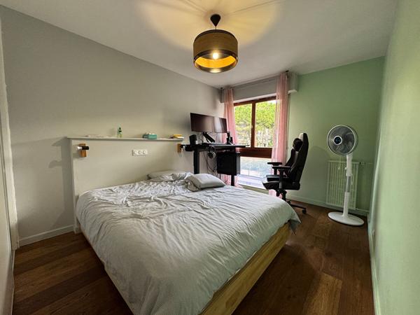 Résidence Le Vendôme 13012 Appartement type 4 avec terrasse, cave et parking