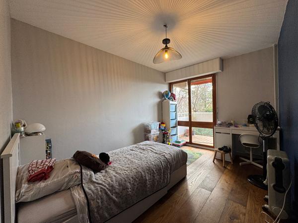 Résidence Le Vendôme 13012 Appartement type 4 avec terrasse, cave et parking